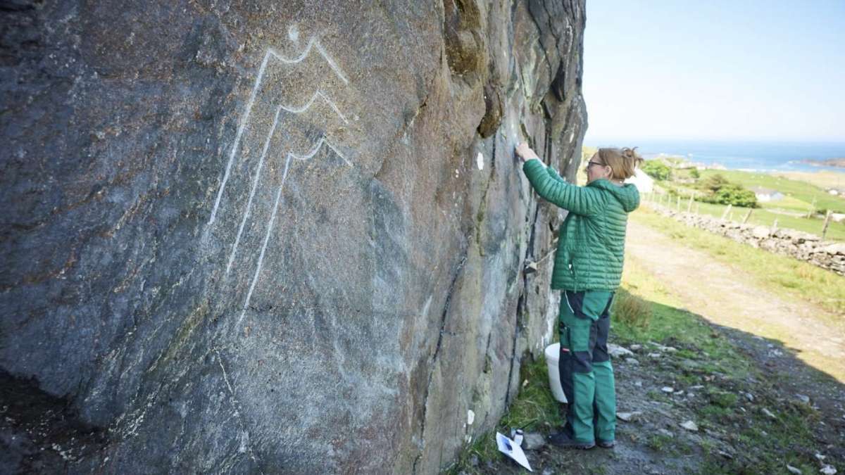 GARDA ALEXANDER: Carraig cumhachta Power Rock