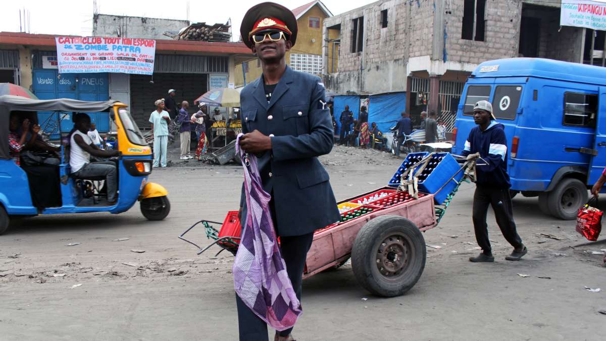 Sapeur in Kinshasa. Yves Sambu, Kongo, 2018 © Yves Sambu
