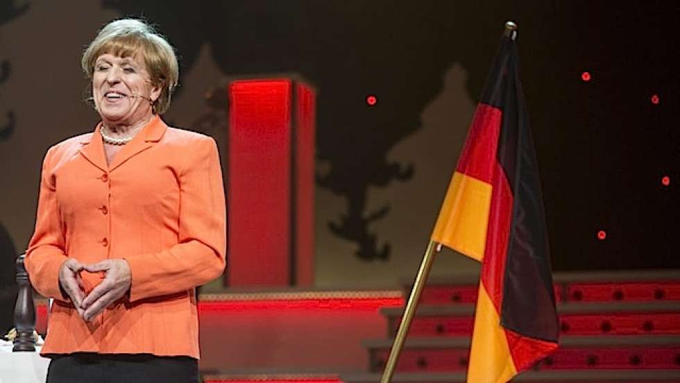Angela Merkel beehrt die Comedy Christmas