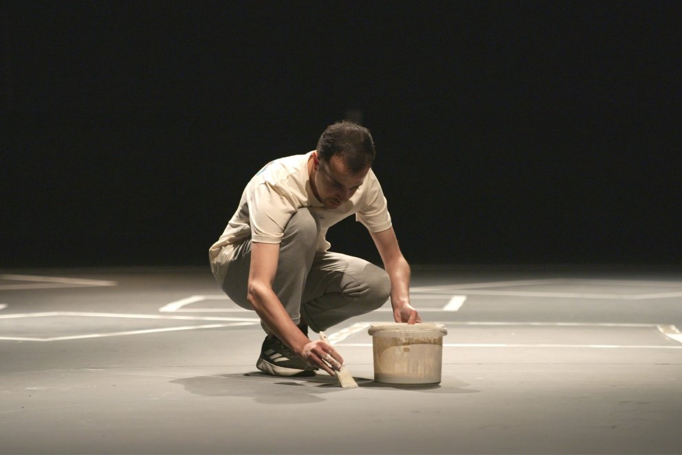 QUI VIT ENCORE | Regie: Nicolas Wadimoff