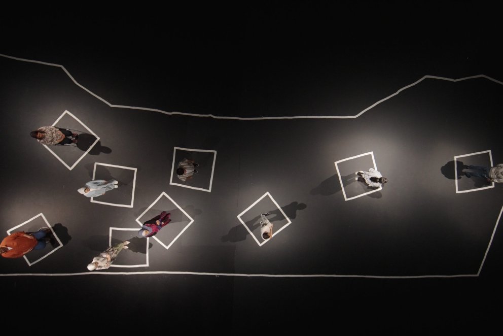 QUI VIT ENCORE | Regie: Nicolas Wadimoff