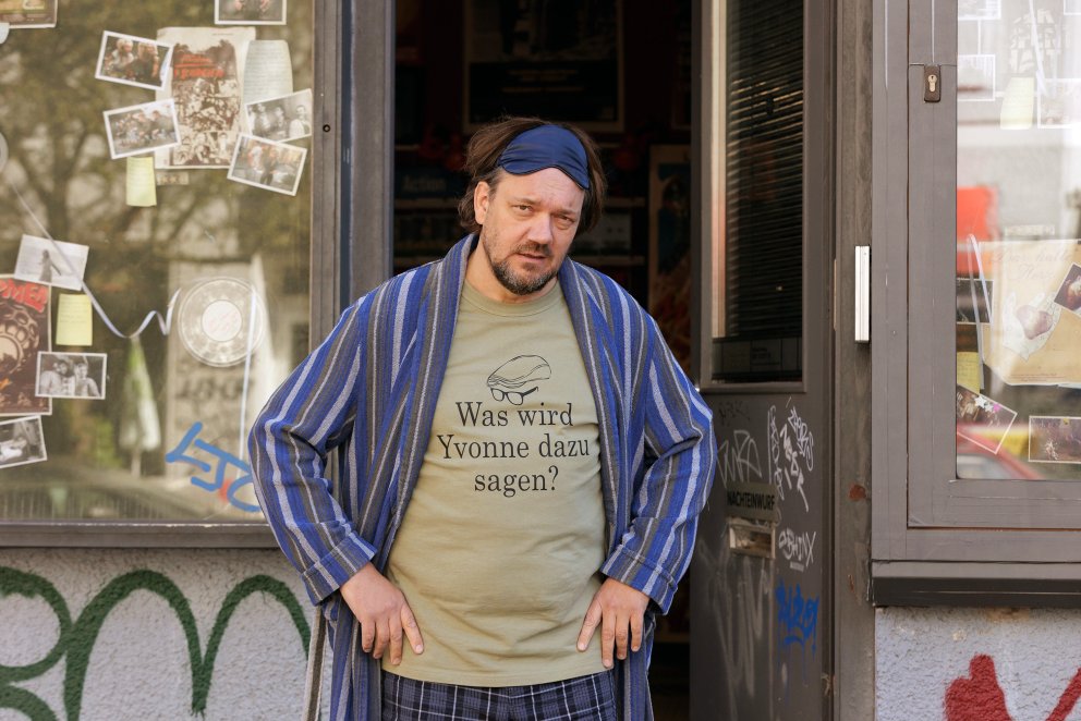 DER HELD VOM BAHNHOF FRIEDRICHSTRASSE | Regie: Wolfgang Becker, Achim von Borries