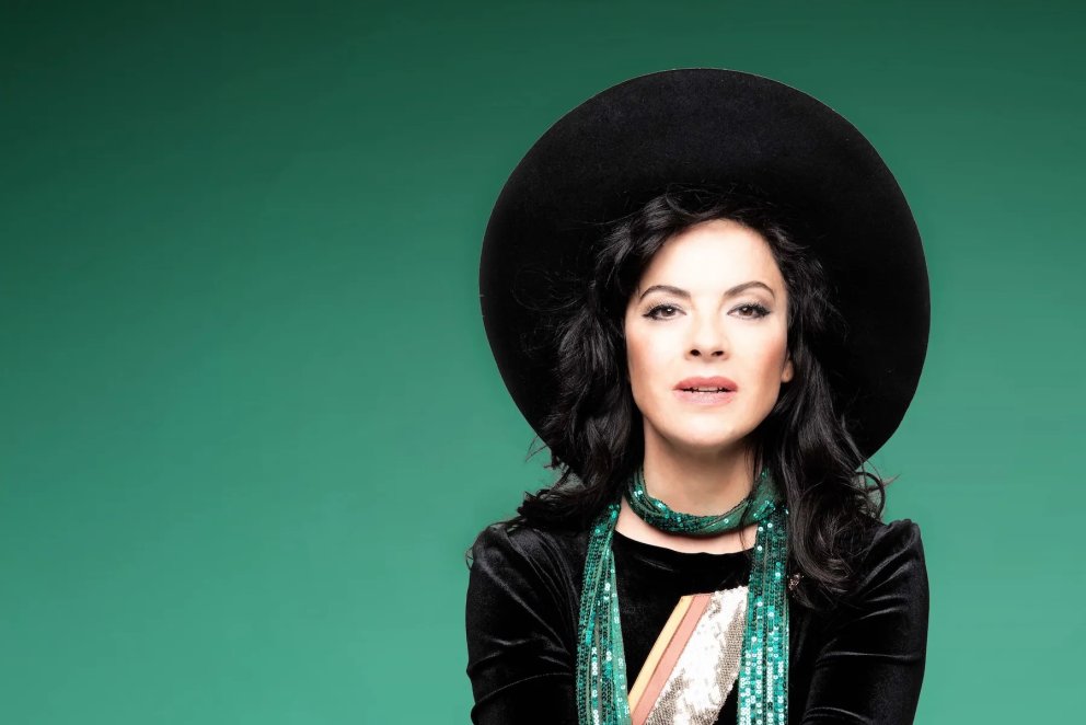 Letztes Jahr noch als Hidden Session, dieses Jahr bereit auf der Main Stage des Festivals im Dracula Club: CAMILLE O’SULLIVAN.