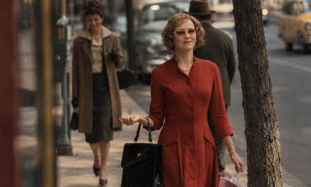 THE HOUSEWIFE | Regie: Ben Shirinian https://www.imdb.com/de/title/tt31186307/?ref_=ttmi_ov_i