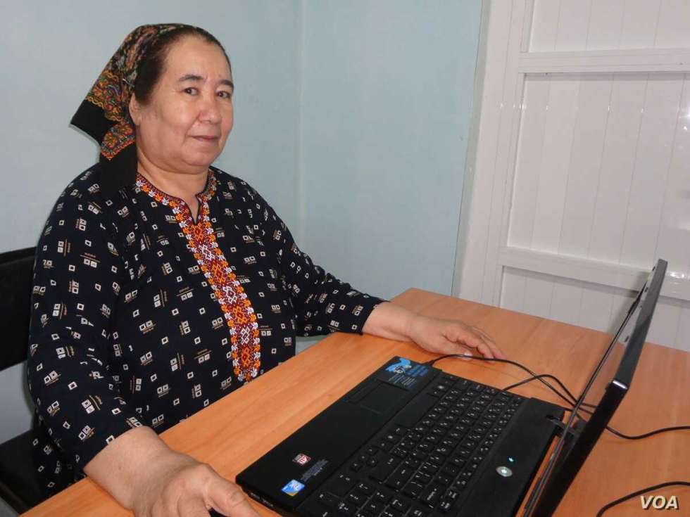 Die Fotojournalistin Soltan Achilova (71) berichtet seit Jahren unerschrocken über systematische Menschenrechtsverletzungen in Turkmenistan.