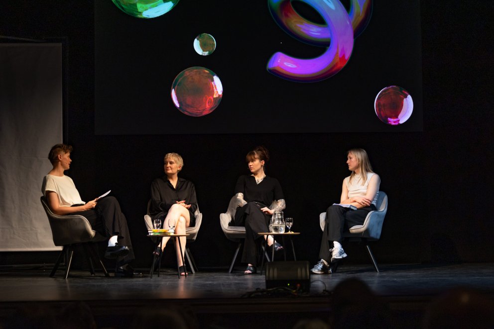 Podium «Ist das normal oder schon toxisch?» v.l. Cornelia Pierstorff, Miriam Suter, Natalia Widla & Ruth-Maria Thomas © fotomtina