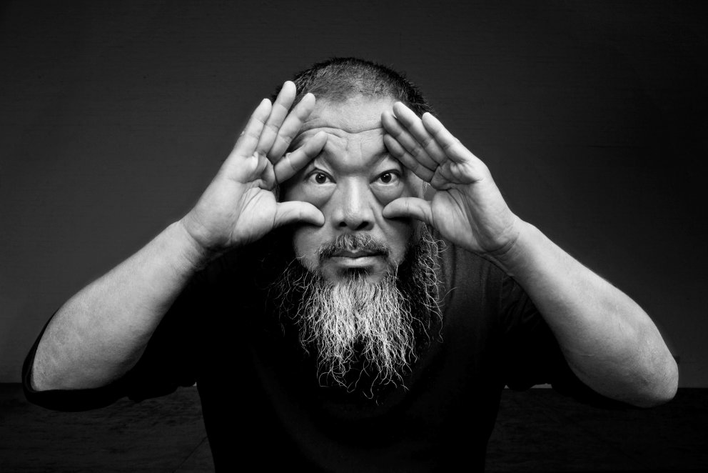 Kunstausblick 2027: Ai Weiwei verwandelt das Foyer des Chipperfield-Baus mit einer monumentalen Installation aus Tausenden von Spielbausteinen. 