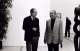 100 Jahre Ernst Beyeler: Der Galerist zusammen mit Architekt Renzo Piano anlässlich der Eröffnung der Fondation Beyeler in Riehen, 1997. 