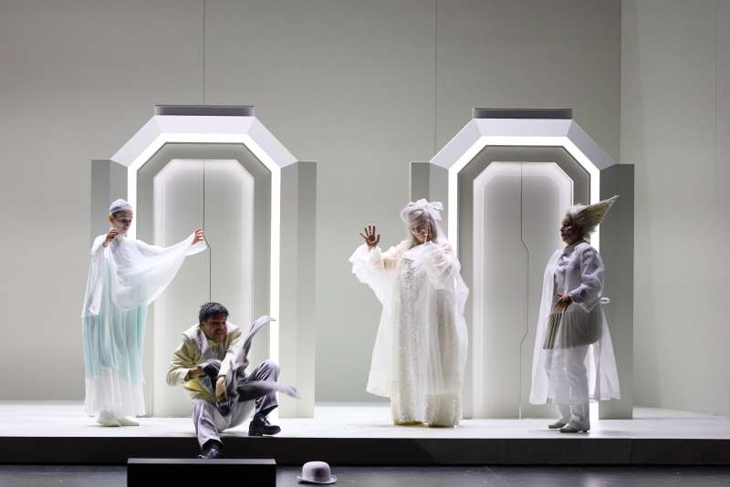 fledermaus_khp_herwig_prammer_r1_6190.jpg fledermaus_khp_herwig_prammer_r1_6190.jpg