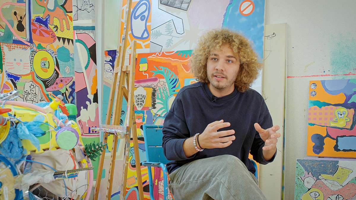 Luca Harlacher ist einer der jungen Kunstschaffenden in der arttv Reihe Junge Kunst